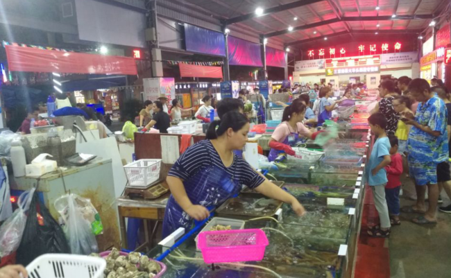 三亚万人海鲜市场 买海鲜