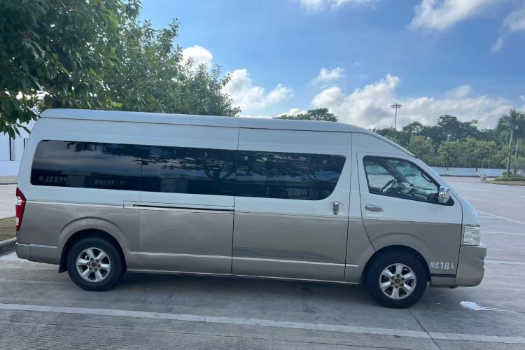海南家庭出游包车-小型中巴车