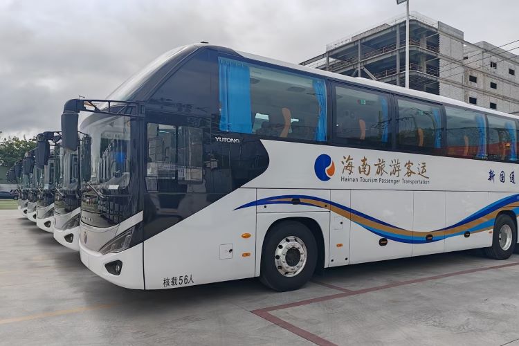 海南最大的大巴车